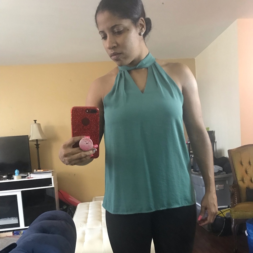 Sleeveless keyhole blouse